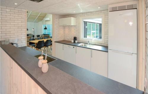 Five-bedroom Holiday Home In Blavand