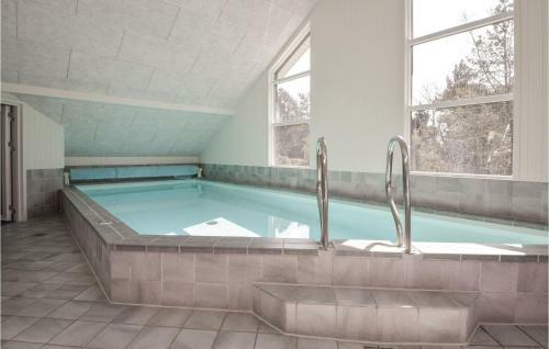 Five-bedroom Holiday Home In Blavand
