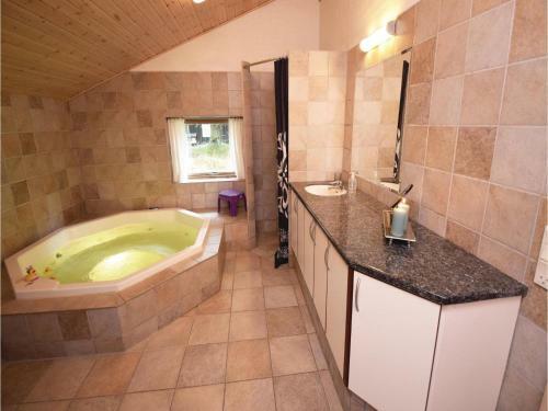 Four-bedroom Holiday Home In Blavand