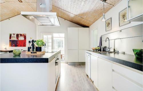 Three-bedroom Holiday Home In Blavand