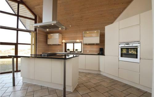 Three-bedroom Holiday Home In Blavand