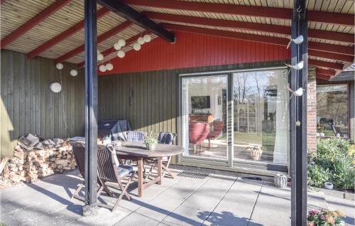 Three-bedroom Holiday Home In Blavand