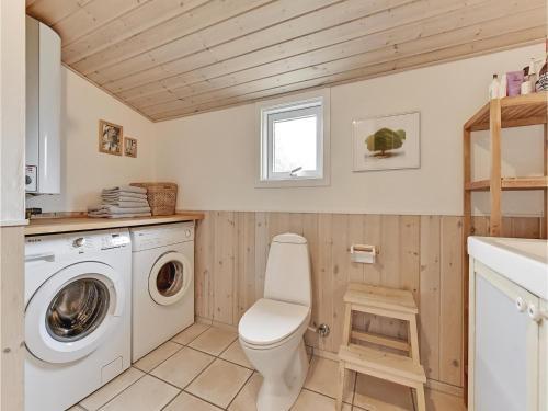 Four-bedroom Holiday Home In Blavand