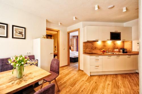 Amaris Apartments