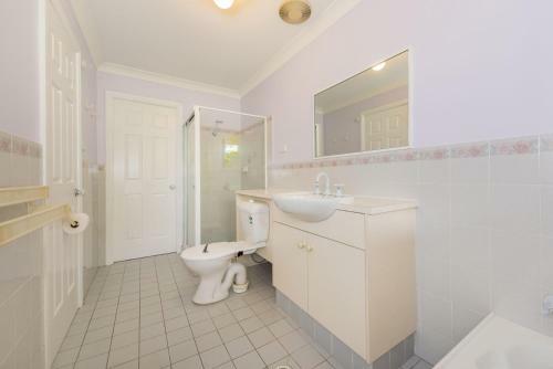 Pebble Pde 1/14 - Fingal Bay