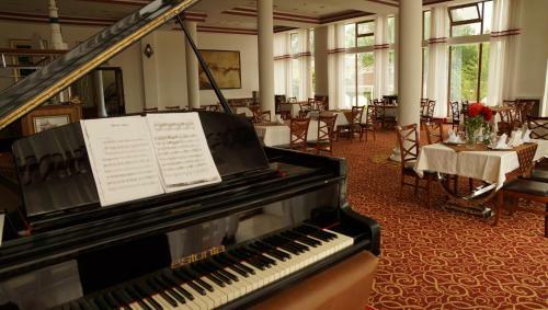 River Side Hotel