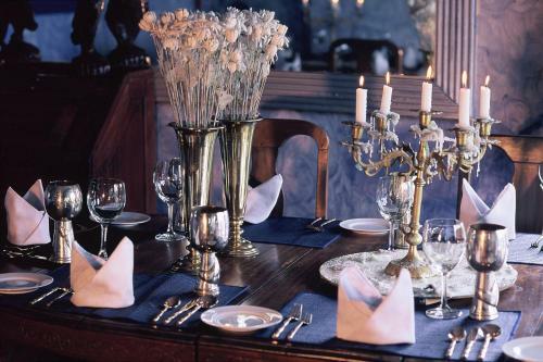 Helga's Folly Hotel (chalet Hotel Ltd)