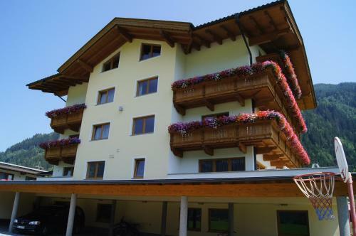 Agroturismo Apparthotel Stoanerhof