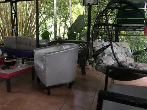 Hostal Hotel Cafe Del Mar, En Valle Pura Vida