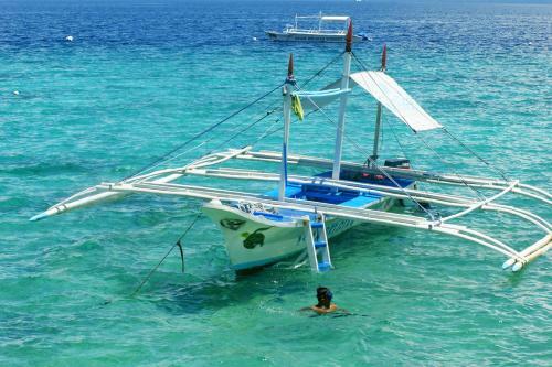 Hotel Asian Belgian Dive Resort