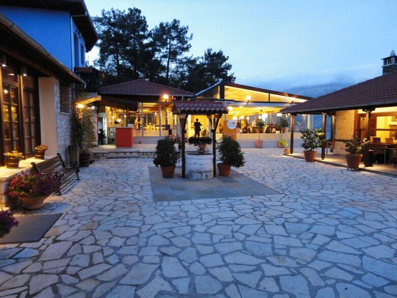 Hotel Frontzou Politia