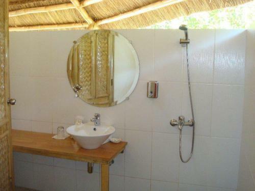 Hotel Cashew Grove Beach Resort