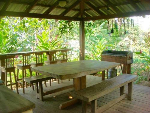 The Breeze Hotel & Villas