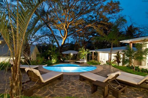 The Breeze Hotel & Villas