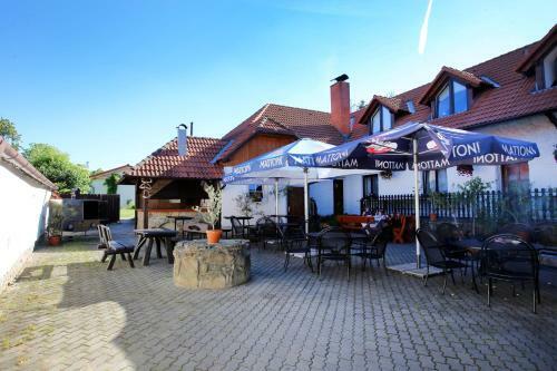 Posada Restaurant Penzion U Buchlovskeho Zamku