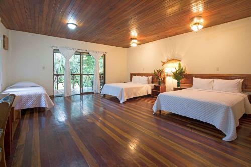 Hotel Crocodile Bay Resort