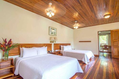 Hotel Crocodile Bay Resort