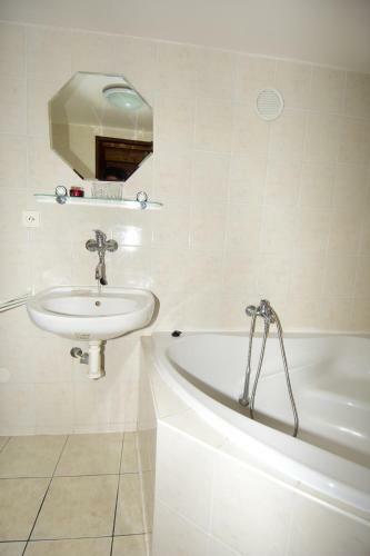 Apartm�n U Jezera - Admir�l
