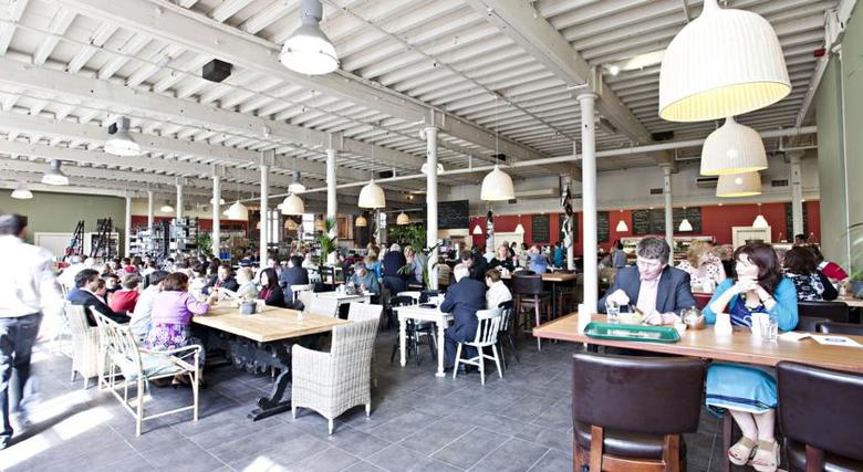 Hotel Blarney Woollen Mills