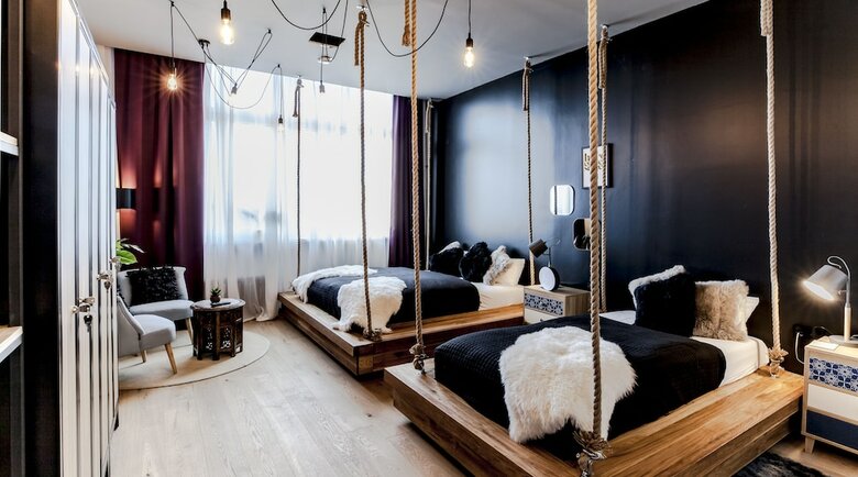 Design Hostel P182