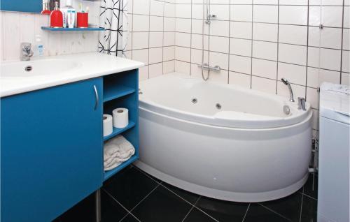Holiday Home Tuse N�s Tobjerg With Fireplace