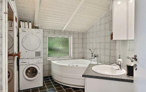 Holiday Home Give 37