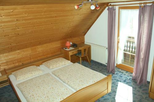 Hostal Appartement Pension Grasser