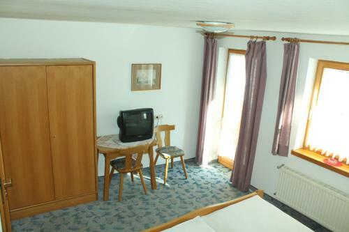 Hostal Appartement Pension Grasser