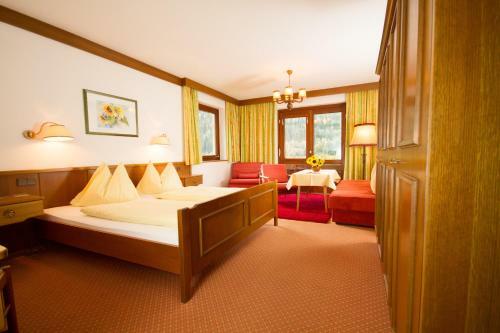 Hostal Hotel Garni Haus Sonnblick