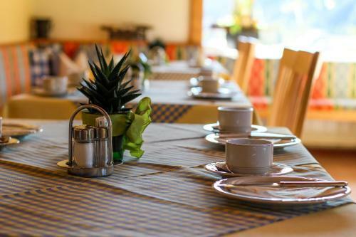 Hostal Hotel Garni Haus Sonnblick