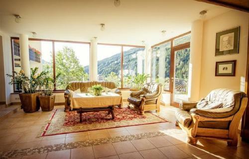 Hostal Hotel Garni Haus Sonnblick