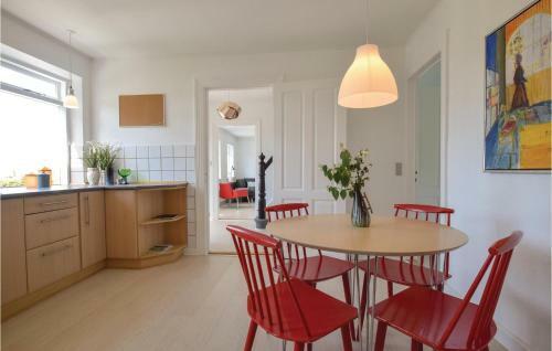 Four-bedroom Holiday Home In Humble