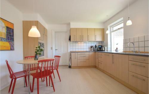 Four-bedroom Holiday Home In Humble