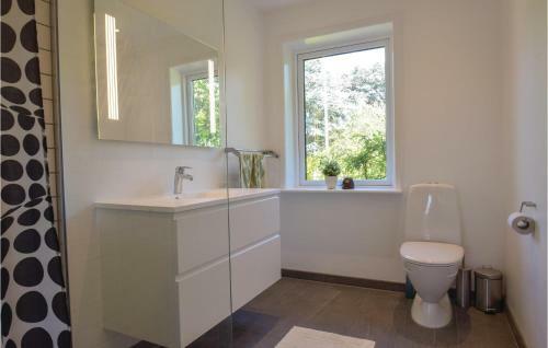 Four-bedroom Holiday Home In Humble