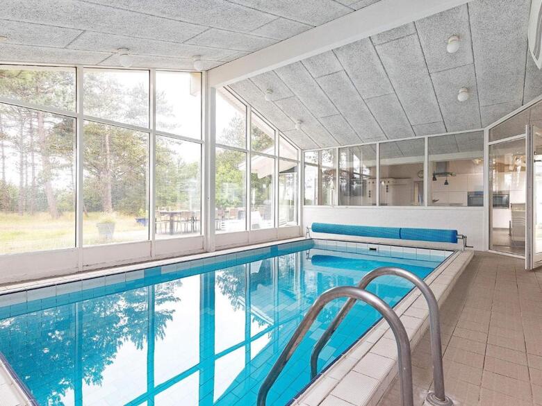 Six-bedroom Holiday Home In Humble