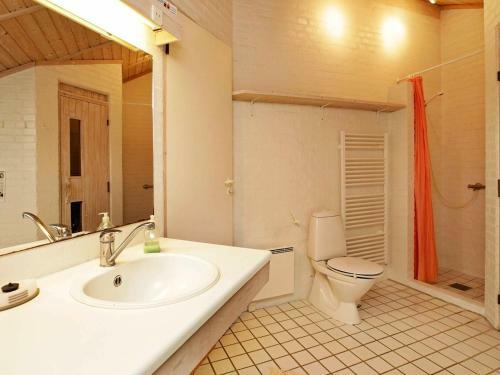 Five-bedroom Holiday Home In Humble 1