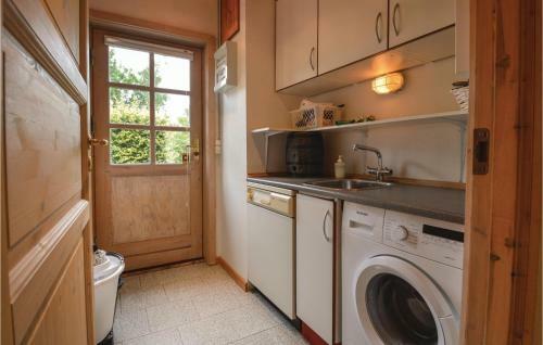 Four-bedroom Holiday Home In Oksb�l 9