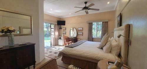Hostal Chez Nous Bed And Breakfast & Self Catering