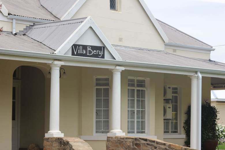 Hostal Villa Beryl Guesthouse