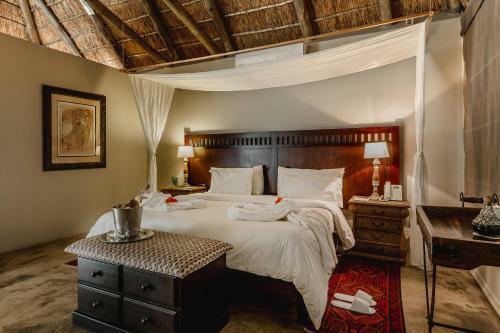 Bukela Game Lodge - Amakhala Game Reserve
