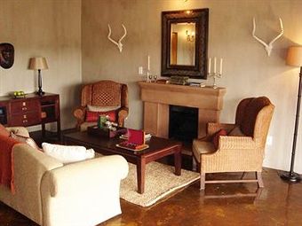 Hlosi Game Lodge