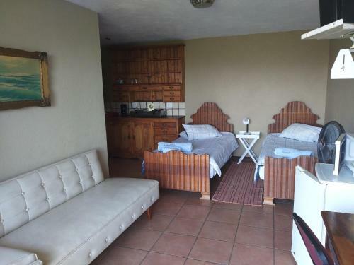 Hostal Columbus Guest House