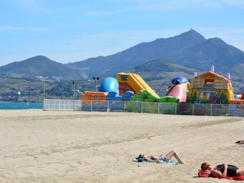 Spacious Holiday Home In Escales With Private Swimming Pool