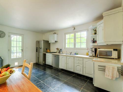 Lovely Villa In Entrecasteaux By The River