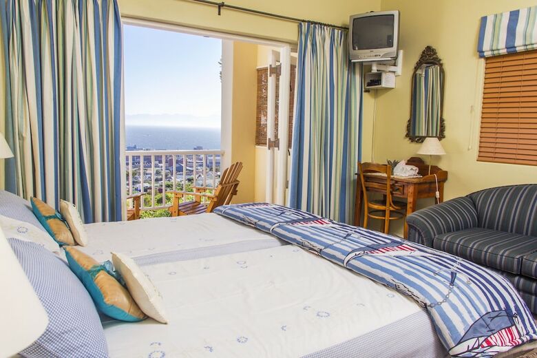 Hostal Albatross Guest House