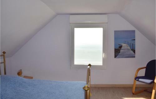 Three-bedroom Holiday Home In Saint Michel En Greve