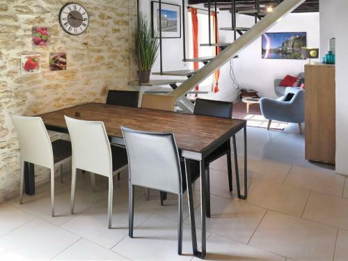 Holiday Home Les Mazaux (lcx200)