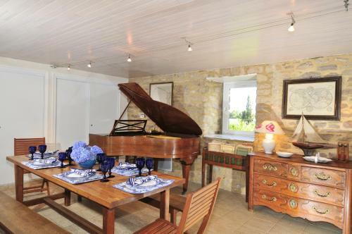 Larmor-baden Villa Sleeps 8 Pool Wifi