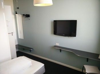 Motel X