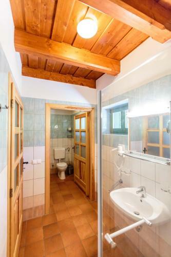 �reghegyi Apartman